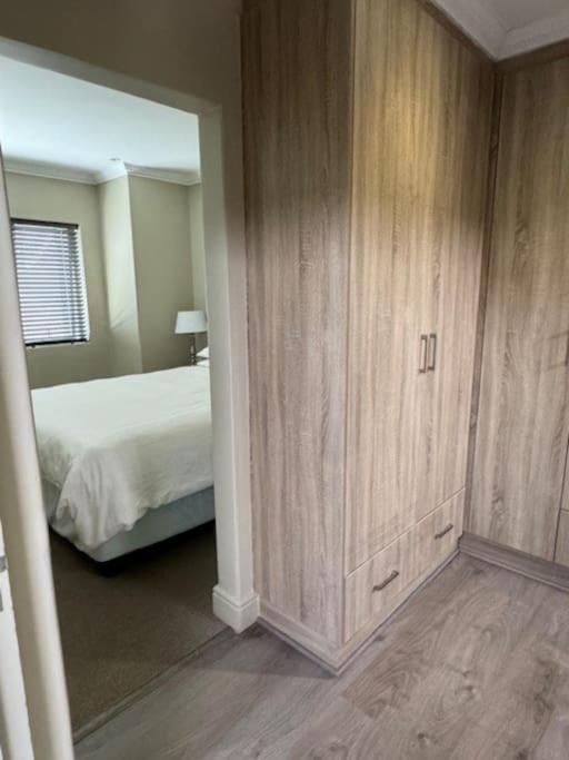 Luxury Townhouse In Stellenbosch Central Extérieur photo