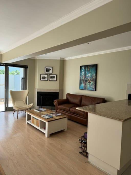 Luxury Townhouse In Stellenbosch Central Extérieur photo