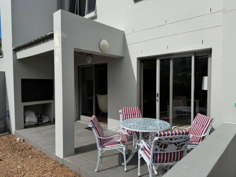 Luxury Townhouse In Stellenbosch Central Extérieur photo