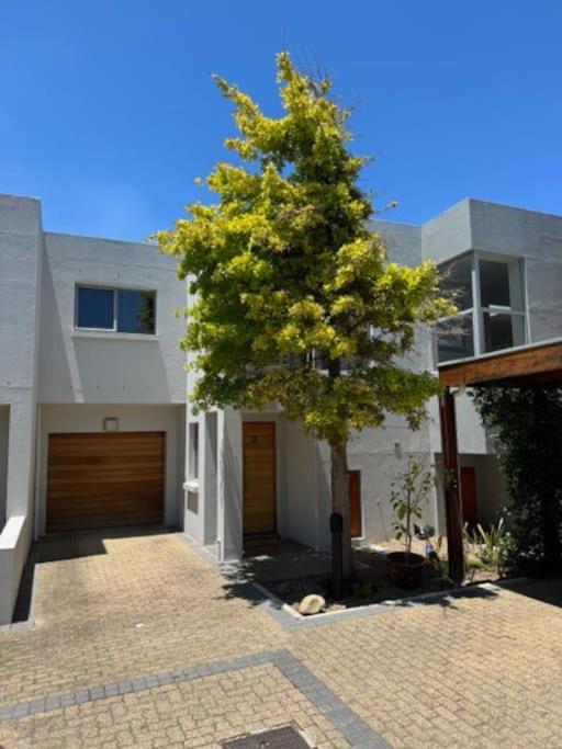 Luxury Townhouse In Stellenbosch Central Extérieur photo